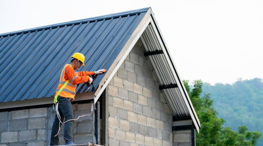 Professional gutter cleaning in Delmar, DE